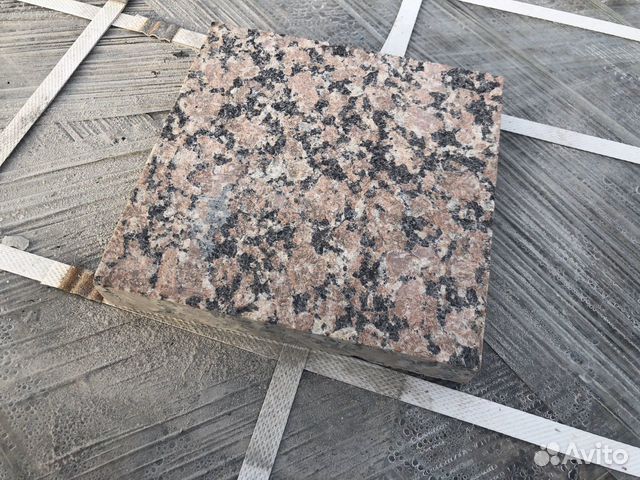 Плита красная гранитная, термообработанная Плита красная гранитная, термообработанная