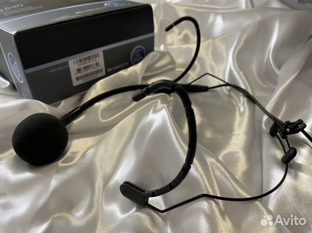 AKG C520 микрофон головной AKG C520 микрофон головной