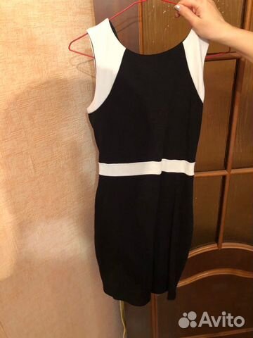 Черное платье с белыми вставками 42-44 Черное платье с белыми вставками 42-44