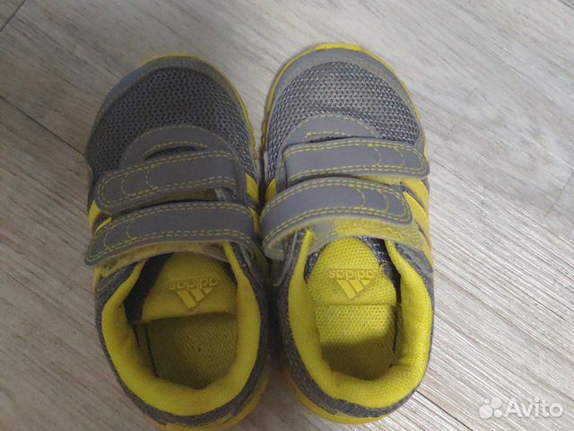 Кроссовки adidas