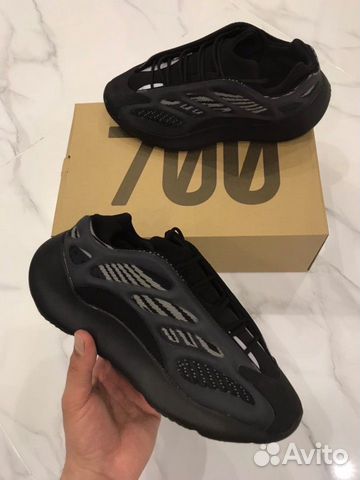 Кроссовки Adidas Yeezy Boost 700 Black Кроссовки Adidas Yeezy Boost 700 Black