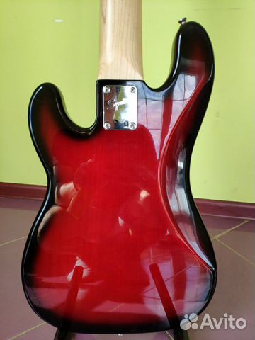 Squier by Fender Precision bass V