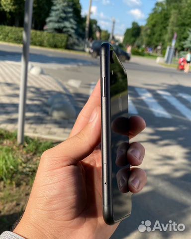 Телефон iPhone XR 64Gb б/у (витрина) HH/F