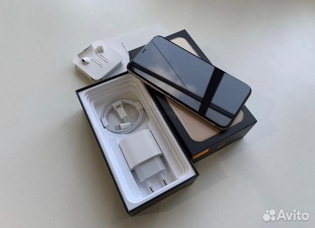 iPhone 11 pro max 64 gold iPhone 11 pro max 64 gold
