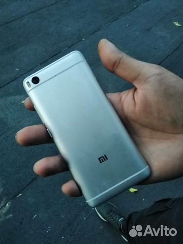 Xiaomi MI 5s (3/64) White/Silver Xiaomi MI 5s (3/64) White/Silver