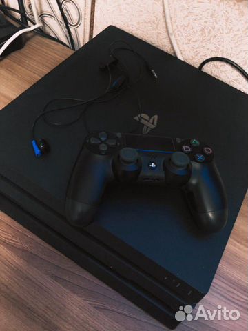 Sony PS4 pro 1trb 2019г Sony PS4 pro 1trb 2019г