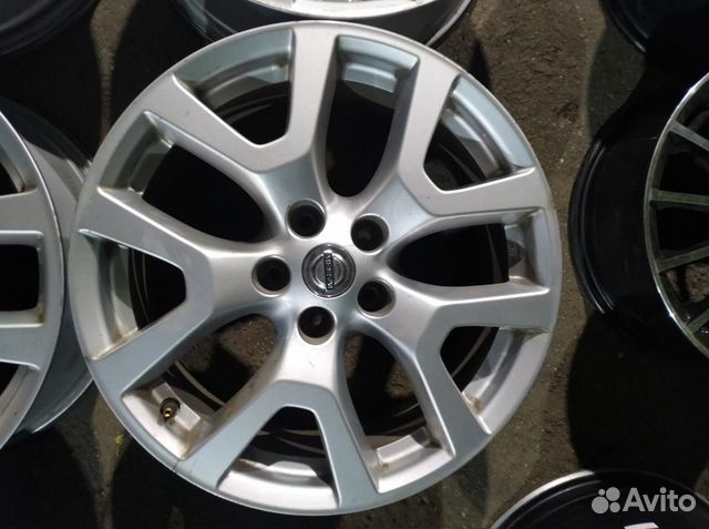 Диски бу оригинал R18 P на Nissan