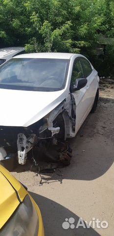 Hyundai Solaris 1.6 AT, 2015, битый, 100 000 км