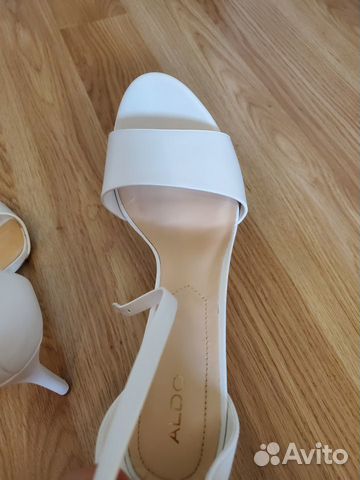 Босоножки белые aldo