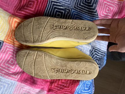 Желтые ботинки