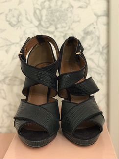 Босоножки на каблуке HM (размер 39). новые