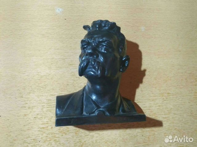 Бюст Горького