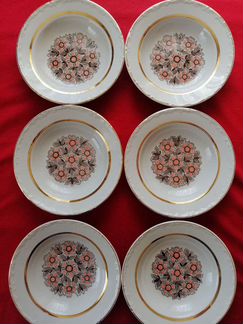 Тарелка глубокая суповая СССР. Красный фарфорист