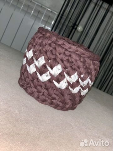 Вязаная интерьерная корзинка для хранения мелочей