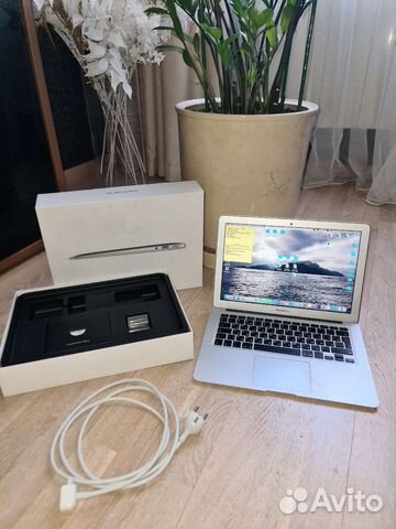 Apple MacBook Air (13- inch, 2017) 251 гб