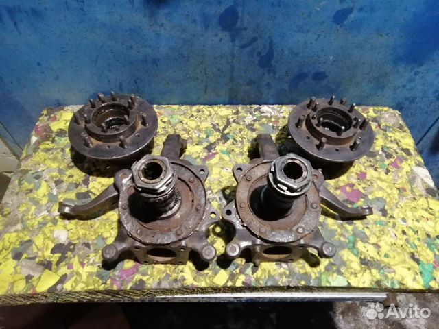 Кулак поворотный передний Toyota Hilux Surf 130