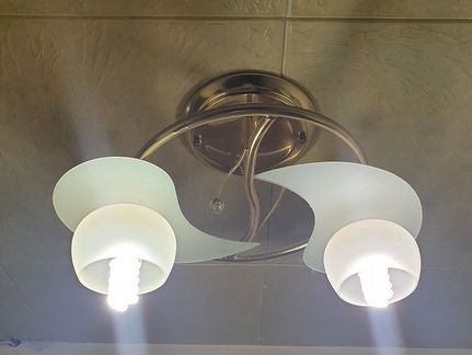 Люстра потолочная на три лампы Е14