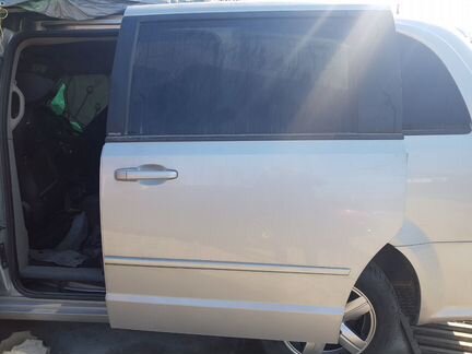Дверь задняя левая на Dodge Caravan 5