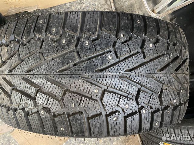 Pirelli Ice Zero SUV 295/35 R21