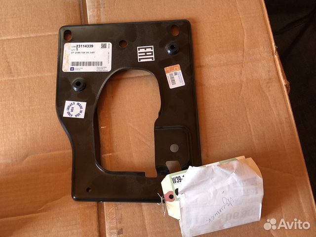 Кр-н воздушного фильтра GM 23114339 tahoe escalade