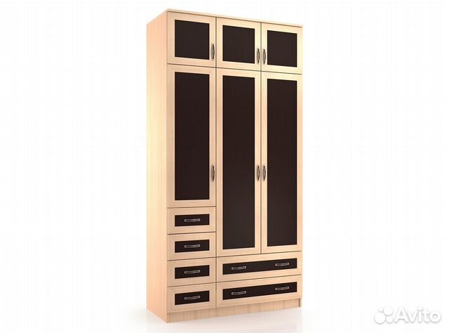 Шкаф трехстворчатый 