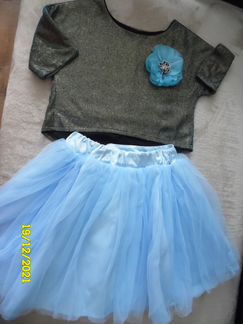 Костюм праздничный 34 размер на 5-7 лет