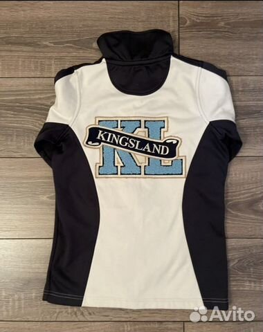 Недоуздок, вальтрап, ногавки, седло для лошади