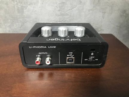 Звуковая карта behringer UM 2