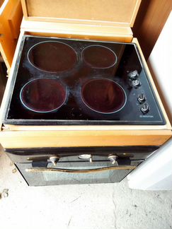 Поверхность электрическая с духовкой Ariston