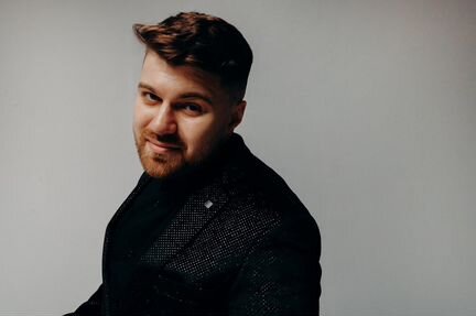 Певец, ведущий, кавер - группа