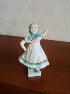 Старая кукла- качалка, колкий пластик, СССР