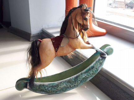 Лошадка качалка. Интерьерные украшение