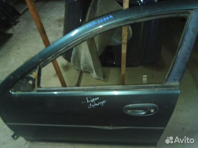 Дверь передняя левая Dodge Stratus