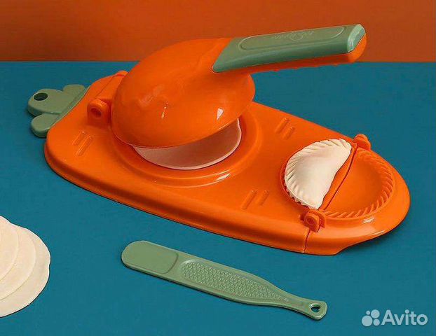 Пельменница, лепка пельменей