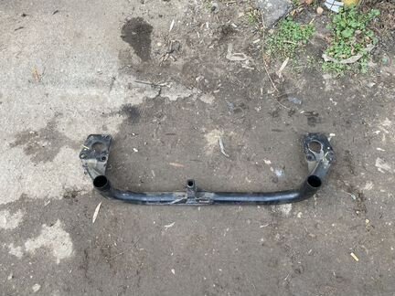 Балка подрадиаторная Audi A4 B5 1,9 AJM