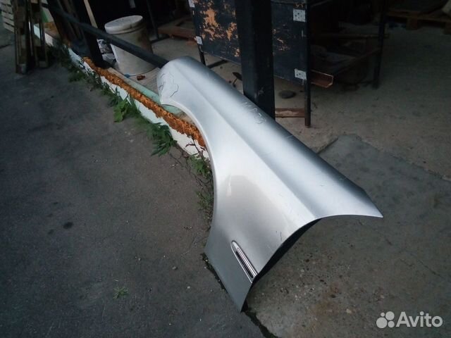 Крыло переднее левое для Мерседес 211