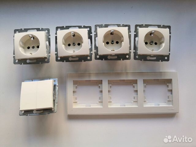 Розетки lezard с/ з 4 шт и выключатель без рамки купить в Воронеже ...