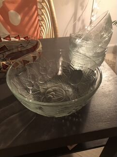 Салатница большая и 6 маленьких