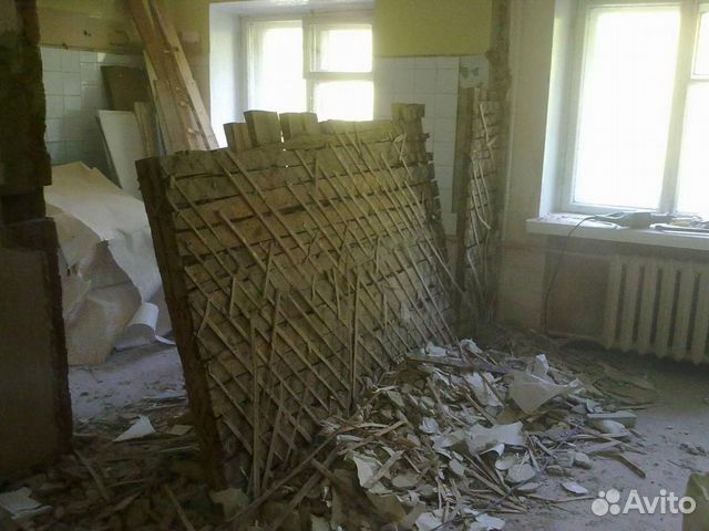 Демонтаж слом домов сараев построек
