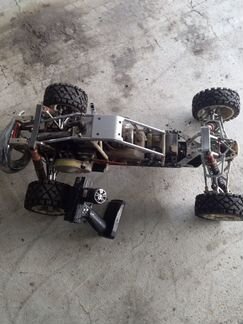 Машинка на радиоуправлении с двс