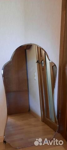 Зеркало настенное на деревянном массиве