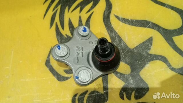 Шаровая опора левая Volkswagen Polo 5 2011 VAG