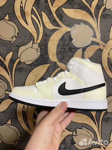 Nike air jordan coconut milk 38.5 размер