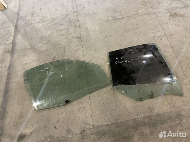 Заднее правое боковое стекло Renault Symbol