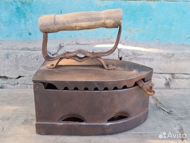 Утюг старинный угольный