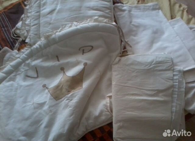 Бортики и постельное в кроватку для малыша