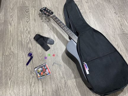 Гитара с чехлом и комплектами