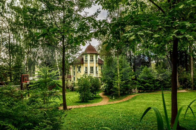 Дом 300 м² на участке 80 сот.