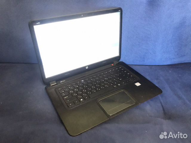 Быстрый, тонкий ноутбук металл