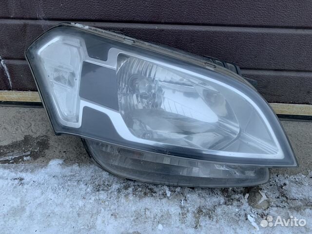 Kia Soul 10 - Фара правая